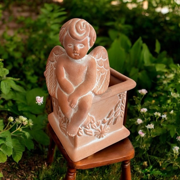 Other - Vintage terra cotta planter